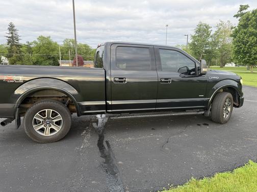 Black 2015 Ford F-150 XLT