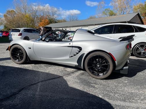 2005 Lotus Elise Base