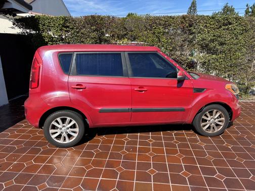 2012 Kia Soul +