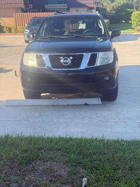 Black 2008 Nissan Pathfinder SE
