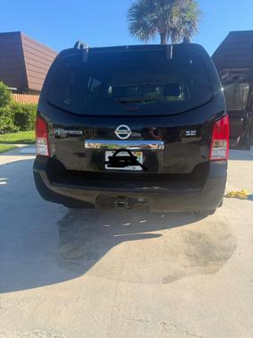 Black 2008 Nissan Pathfinder SE