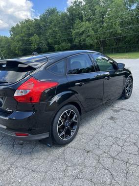 Black 2014 Ford Focus SE