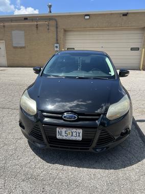 Black 2014 Ford Focus SE