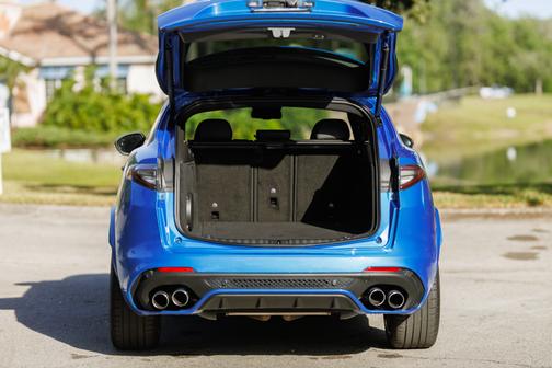 2024 Alfa Romeo Stelvio Quadrifoglio Carbon