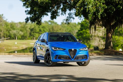 2024 Alfa Romeo Stelvio Quadrifoglio Carbon