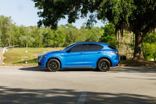 2024 Alfa Romeo Stelvio Quadrifoglio Carbon