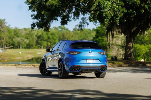 2024 Alfa Romeo Stelvio Quadrifoglio Carbon
