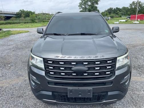Gray 2017 Ford Explorer XLT
