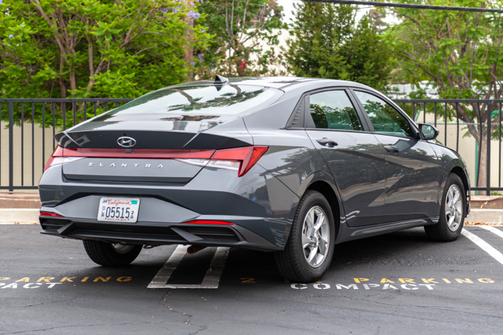 2023 Hyundai ELANTRA SE