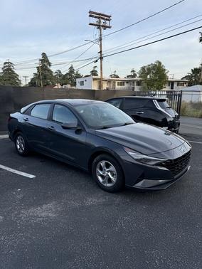 2023 Hyundai ELANTRA SE