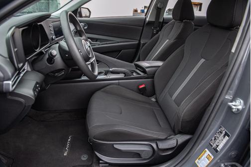 2023 Hyundai ELANTRA SE