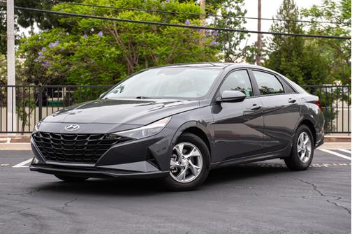 2023 Hyundai ELANTRA SE