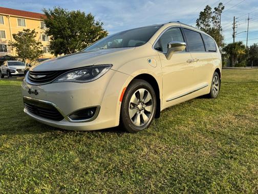 Beige 2017 Chrysler Pacifica Hybrid Platinum