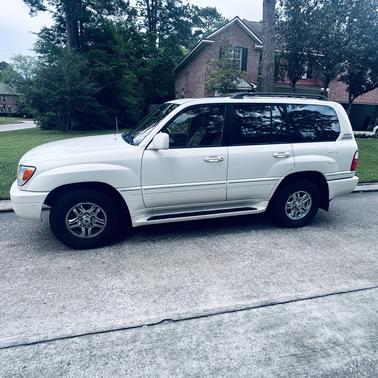 Beige 1999 Lexus LX 470 Base