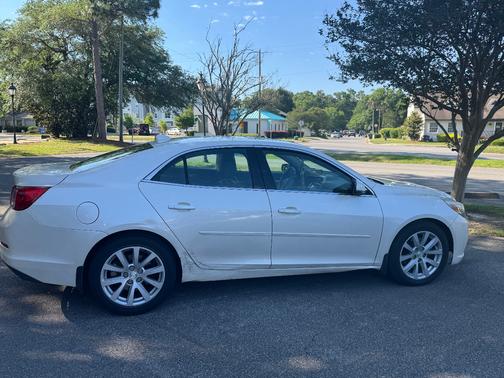 White 2013 Chevrolet Malibu 3LT
