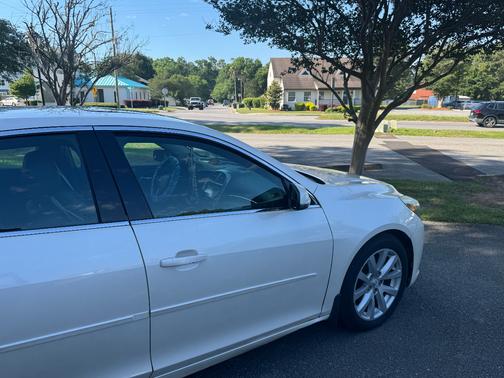White 2013 Chevrolet Malibu 3LT