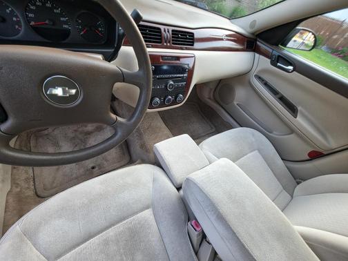 Gray 2008 Chevrolet Impala LS