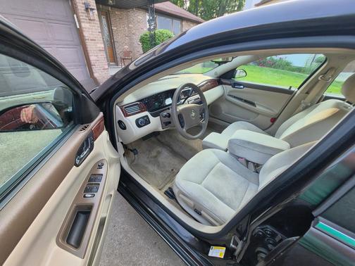 Gray 2008 Chevrolet Impala LS