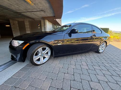 Black 2011 BMW 328 i