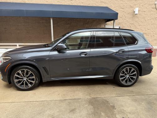 Gray 2021 BMW X5 xDrive40i