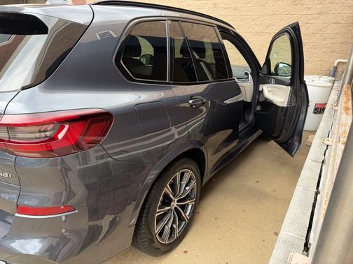 Gray 2021 BMW X5 xDrive40i