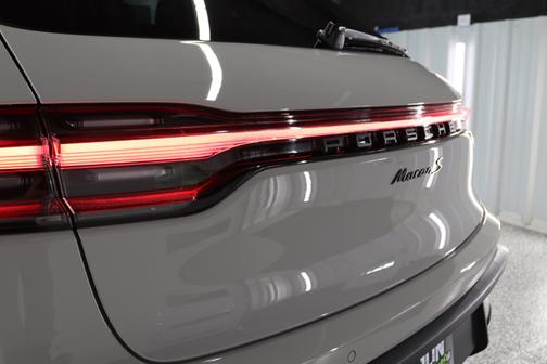 2024 Porsche Macan S