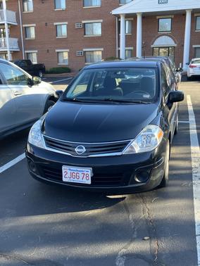2010 Nissan Versa 1.8 S