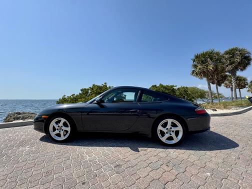 2004 Porsche 911 Carrera