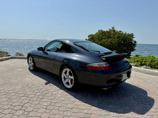 2004 Porsche 911 Carrera