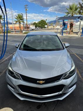 Gray 2018 Chevrolet Cruze LT