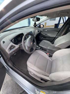 Gray 2018 Chevrolet Cruze LT