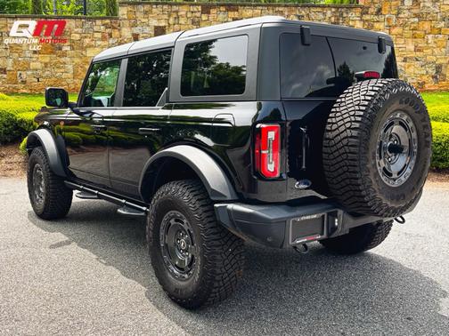 Black 2024 Ford Bronco Badlands