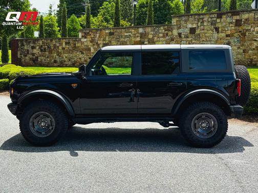 Black 2024 Ford Bronco Badlands