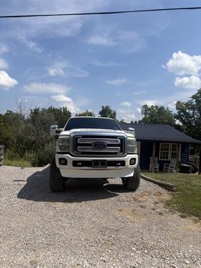 White 2015 Ford F-250 Platinum