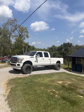 White 2015 Ford F-250 Platinum