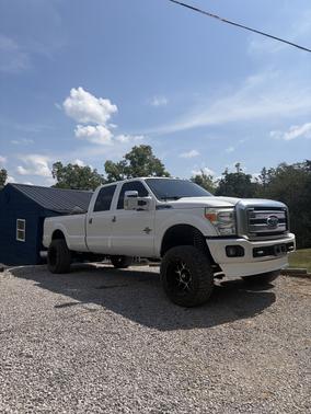 White 2015 Ford F-250 Platinum