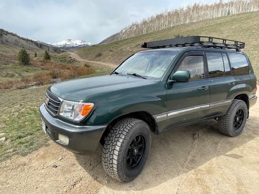 Green 1999 Toyota Land Cruiser Base