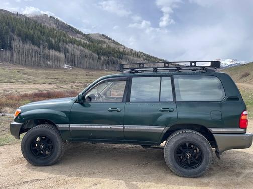 Green 1999 Toyota Land Cruiser Base