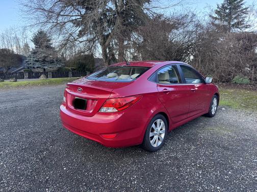 2013 Hyundai Accent GLS