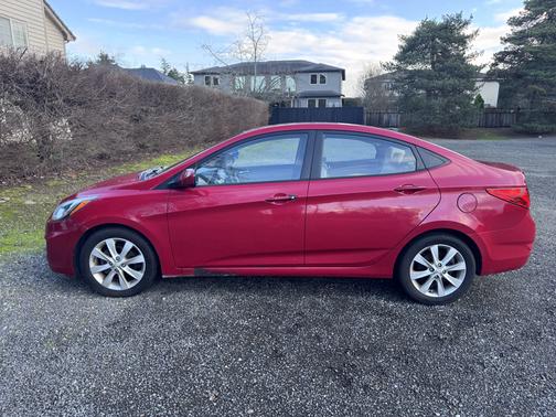 2013 Hyundai Accent GLS