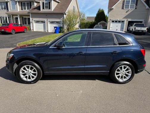 Blue 2011 Audi Q5 2.0T Premium