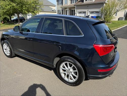 Blue 2011 Audi Q5 2.0T Premium