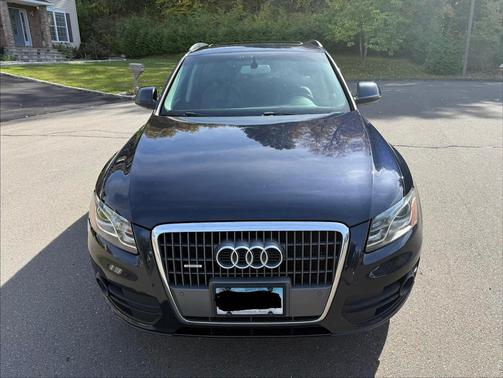 Blue 2011 Audi Q5 2.0T Premium