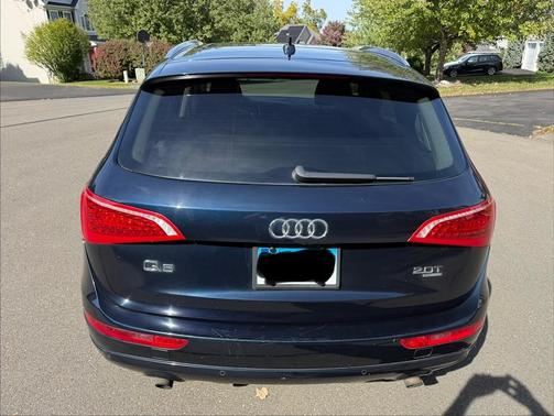 Blue 2011 Audi Q5 2.0T Premium
