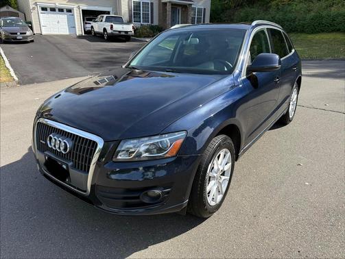 Blue 2011 Audi Q5 2.0T Premium
