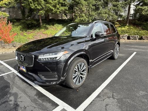 2022 Volvo XC90 T5 Momentum