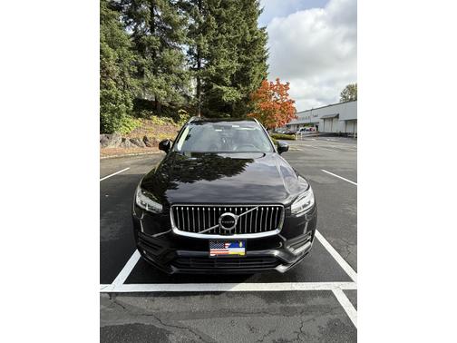 2022 Volvo XC90 T5 Momentum