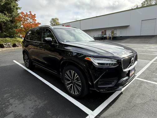 2022 Volvo XC90 T5 Momentum