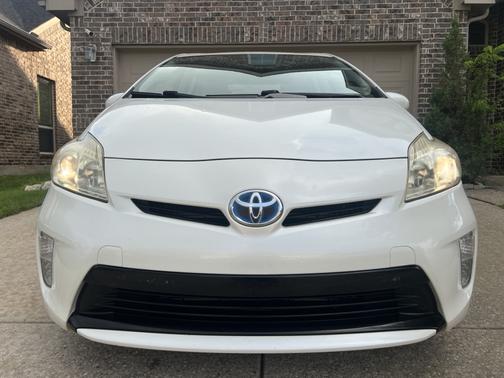 White 2012 Toyota Prius Two