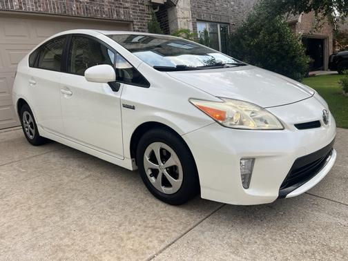 White 2012 Toyota Prius Two